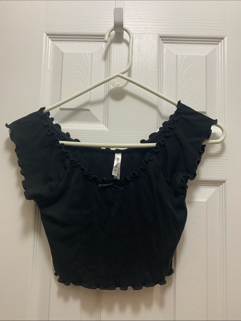 RVCA Black Ribbed Lettuce-Edge Crop Top